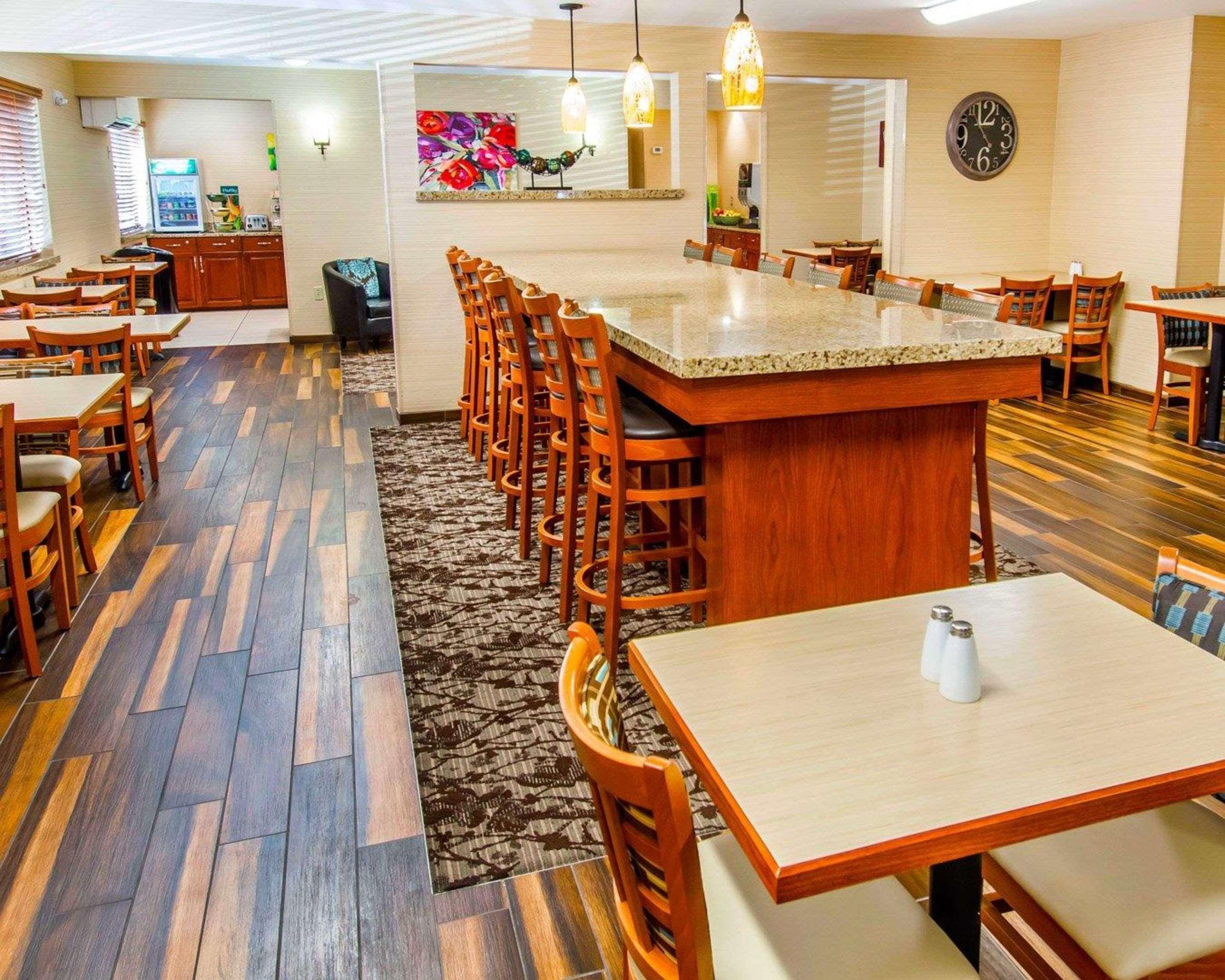 Quality Inn Oakwood Fairwood Exterior foto