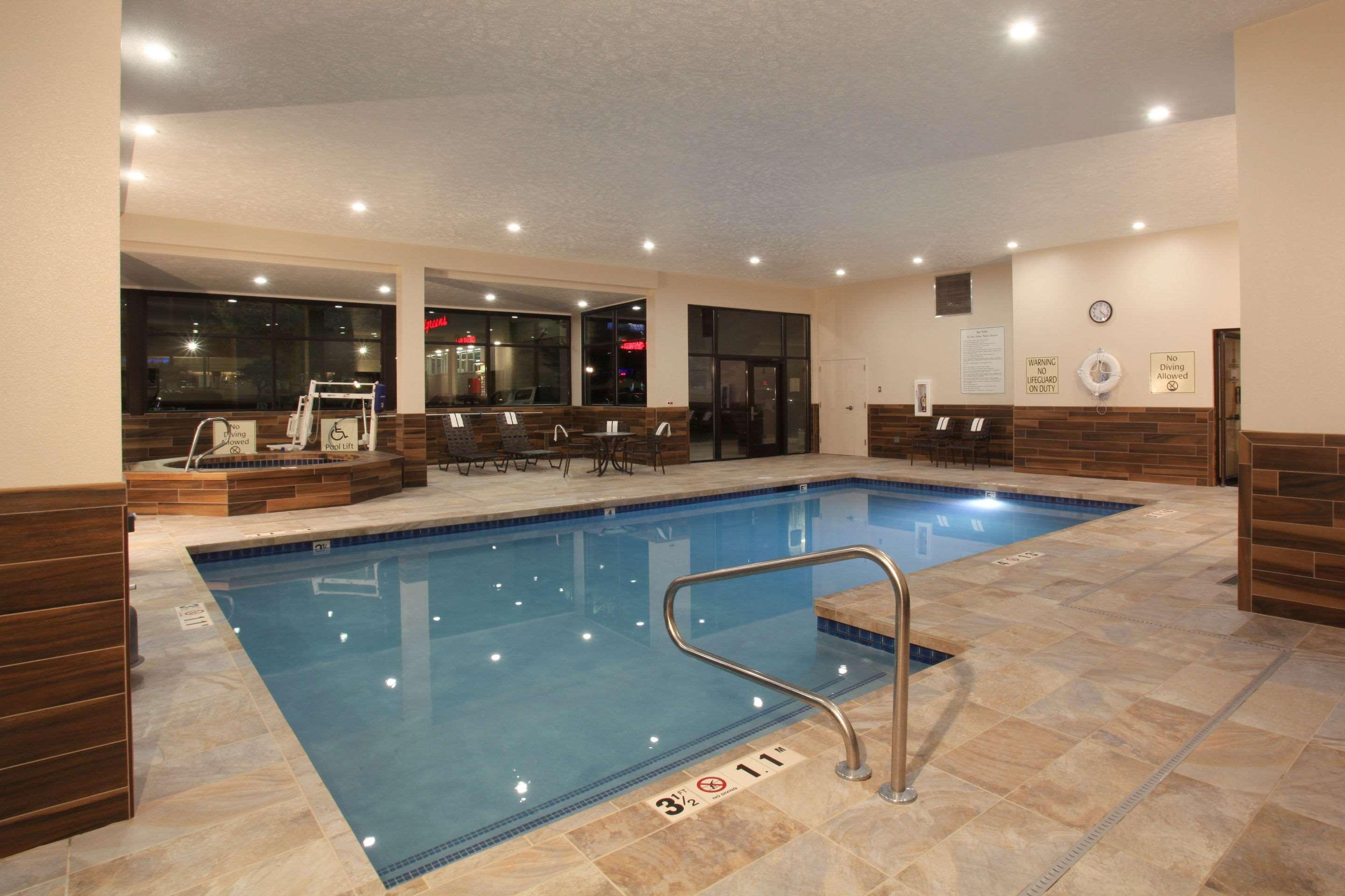 Quality Inn Oakwood Fairwood Exterior foto